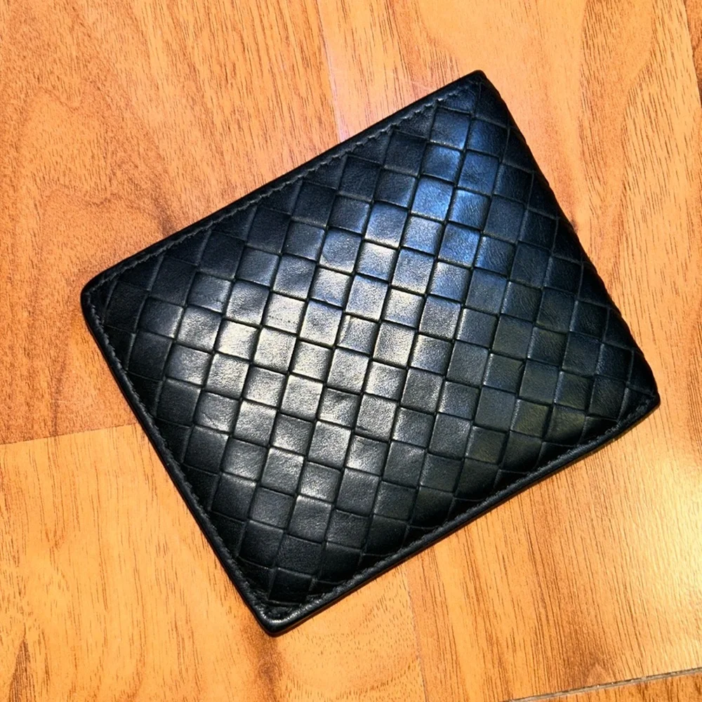 Authentic Bottega Veneta Intrecciato Leather Bifold Wallet